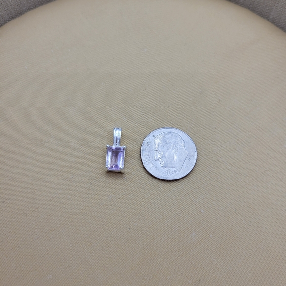 Small sterling silver OTW light Amthyest Necklace pendant - Picture 2 of 8